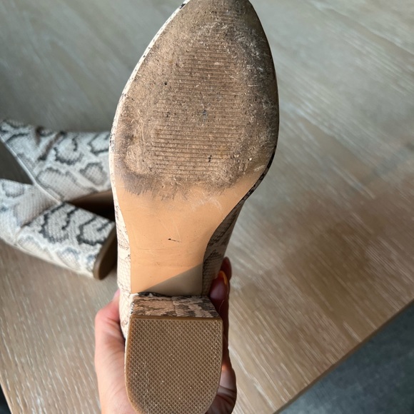 Steve Madden Booties. Snakeskin. Size 6 - Picture 5 of 6
